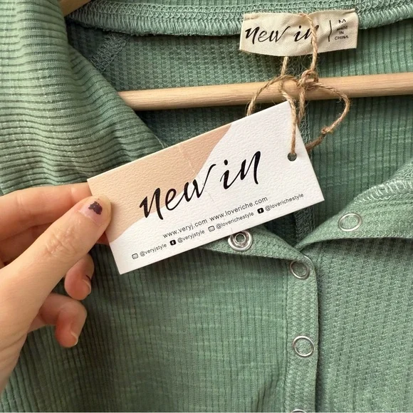 Boutique NWT Sage Green Long Sleeve - Picture 4 of 9